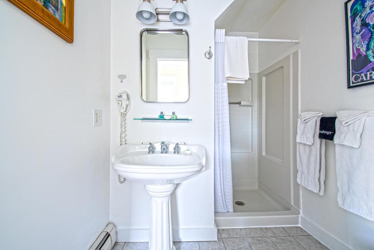 Admiral'S Landing (Adults Only) Bed and Breakfast Provincetown Exteriör bild