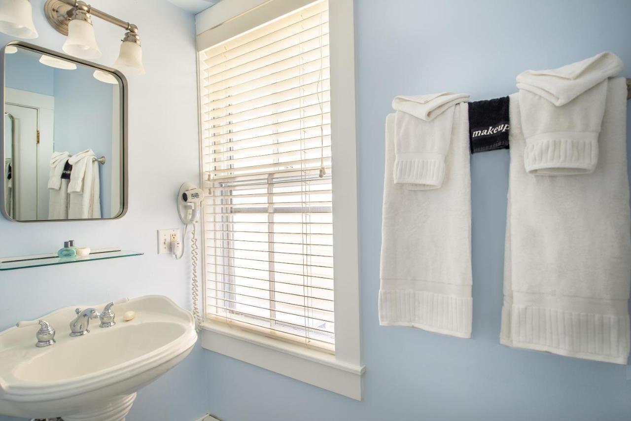 Admiral'S Landing (Adults Only) Bed and Breakfast Provincetown Exteriör bild